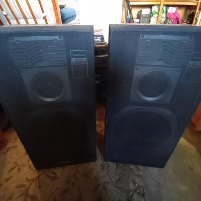 LOT 44 VINTAGE TECHNICS TOWER SPEAKERS