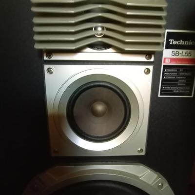 LOT 44 VINTAGE TECHNICS TOWER SPEAKERS