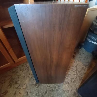 LOT 44 VINTAGE TECHNICS TOWER SPEAKERS