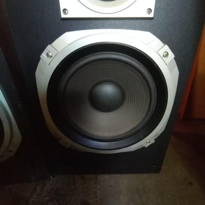 LOT 44 VINTAGE TECHNICS TOWER SPEAKERS