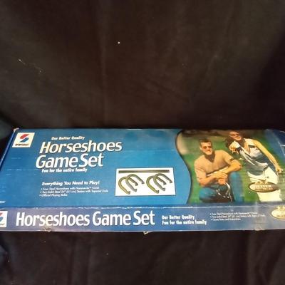 LOT 45 SPORTCRAFT HORSESHOES GAME SET