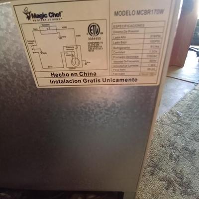 LOT 49 MAGIC CHEF MINI FRIDGE