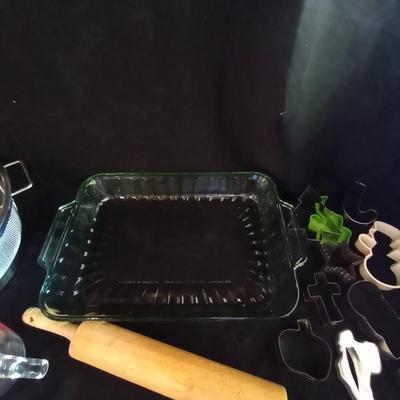 LOT 50 BAKING NEEDS