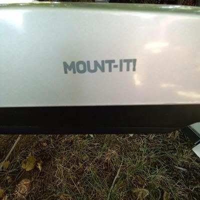 LOT 86 MOUNT IT WORKSTATION