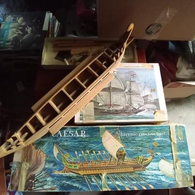 LOT 110 VINTAGE MODEL KITS AND CANDLE MAKER KIT