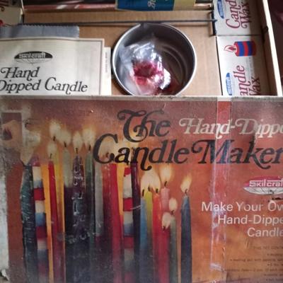 LOT 110 VINTAGE MODEL KITS AND CANDLE MAKER KIT