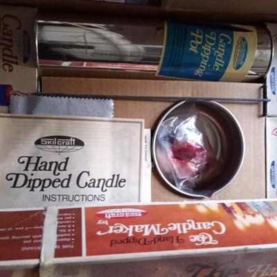 LOT 110 VINTAGE MODEL KITS AND CANDLE MAKER KIT