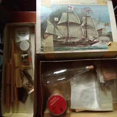 LOT 110 VINTAGE MODEL KITS AND CANDLE MAKER KIT