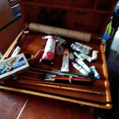 LOT 120 WOODEN ARTIST BOX AND PAINT PALLETE