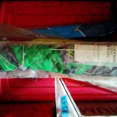LOT 123 KITES AND STRING