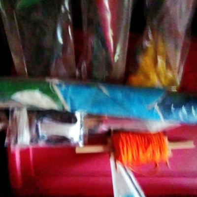 LOT 123 KITES AND STRING