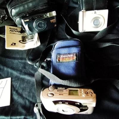 LOT 124 KODAK CAMERAS