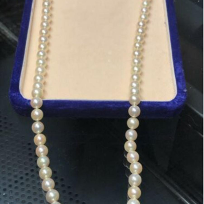 Victors Pearls with Box
