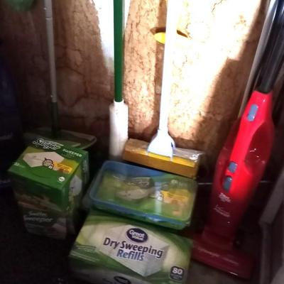LOT 130 FLOOR CLEANING