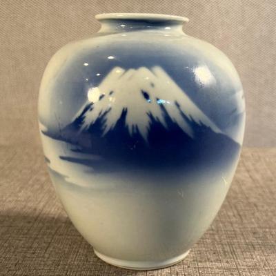 Mount Fuji Vase 6