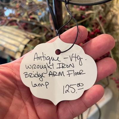 Lot 5: Home decor & more