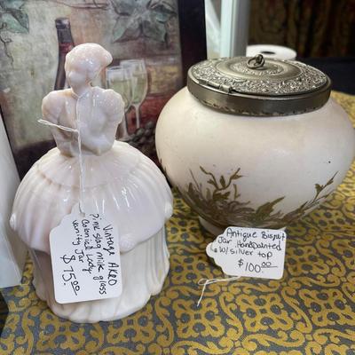 Lot 6: Jewelry counter selection