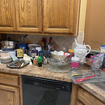 Lot 7: Kitchen counter selection