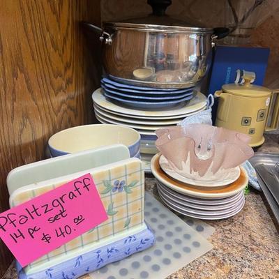 Lot 7: Kitchen counter selection