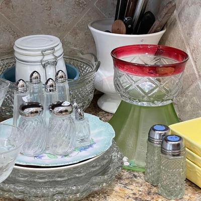 Lot 9: Glassware & more