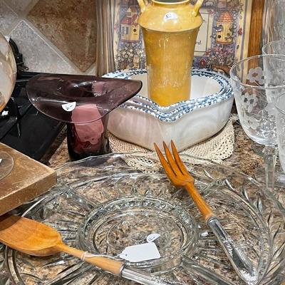 Lot 9: Glassware & more