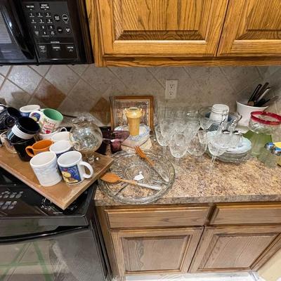 Lot 9: Glassware & more