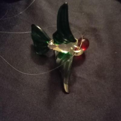 LOT 97 HUMMINGBIRD WOODEN BOX AND BLOWN GLASS