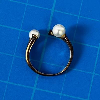 Sterling & Pearl Ring Unique not a Complete Circle