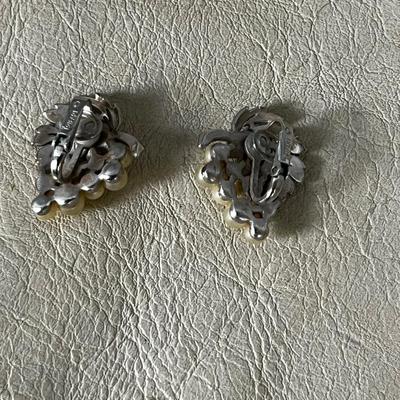 Vintage Marked Napier Silver Pearl Grape Leaves Clip On Earrings