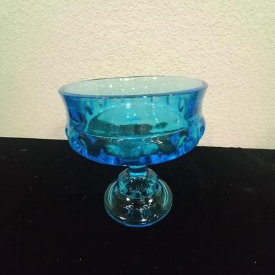 LOT 112  BLUE BOWL WITH A LID AND BOWL ON A PEDESTAL