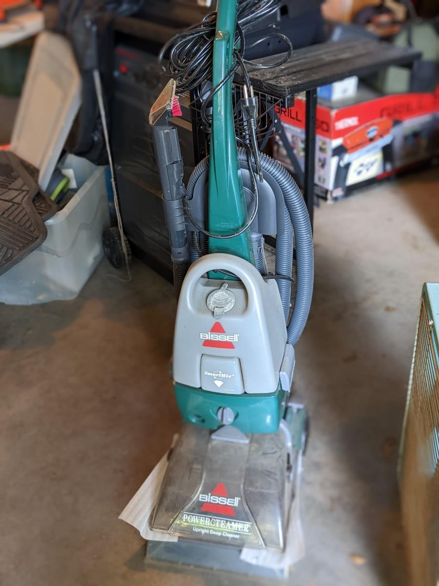Bissell Carpet Shampooer, Does not appear to have been used