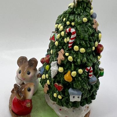 We forest Folk under the Chris mouse tree M-123