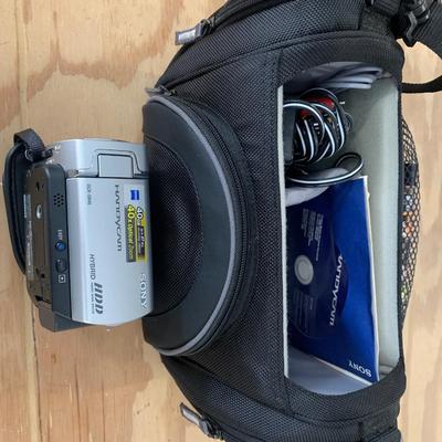 Sony Handcam DCR-SR46- with case and extra battery- like new