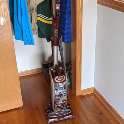 Like New Sharp Vacuum NV801 (addnl attchmnts not shown)