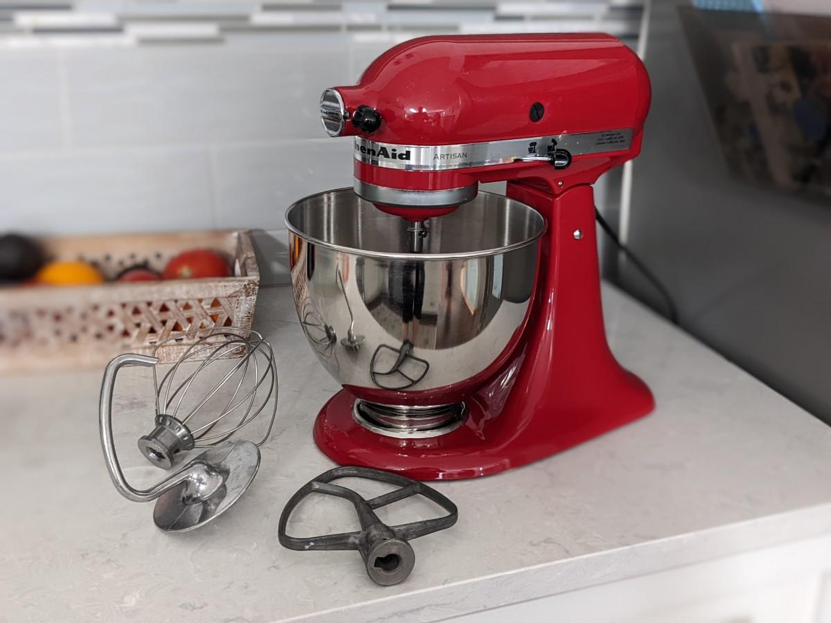 Like New KitchenAid Artisan Mixer