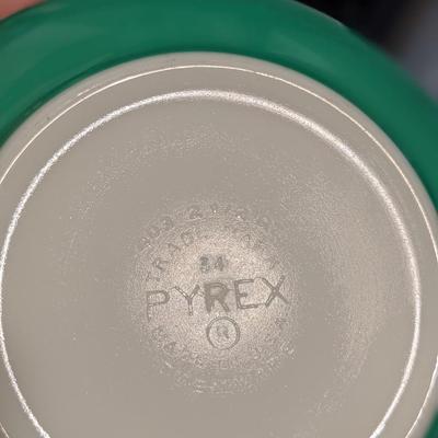 Pyrex #403 Mixing Bowl, Excellent Condition
