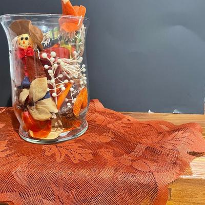 It's Fall Yall! 18" Wreath and Center Piece with runner