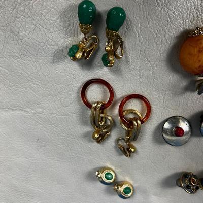 9 Pair of Vintage Earrings 