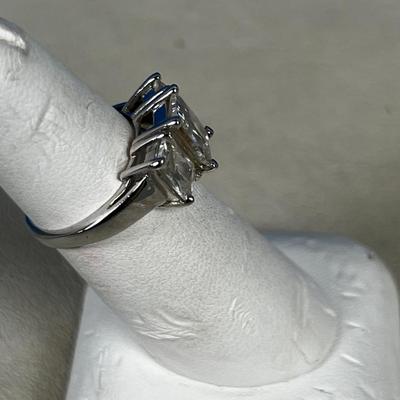 924 Silver Ring with 3 Cut Clear Stones 
