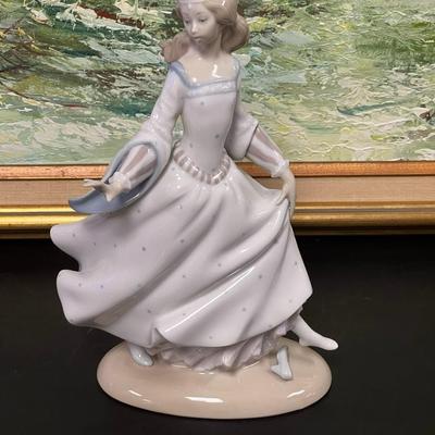 Wonderful LLADRO. Lost a Finger