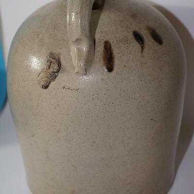 #5 PRIMIITIVE EARTHENWARE SALT GLAZE BEEHIVE JUG W/ SMALL COBALT DECOR /KILN DROPPINGS