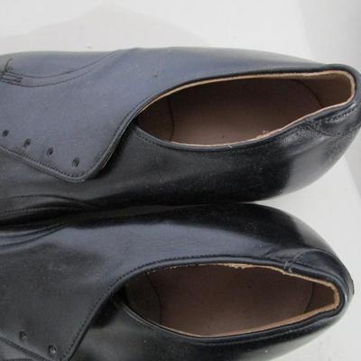#5 Men's shoes, size 9.5, 2 pair
