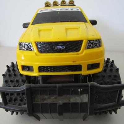 #40 Tyco Ford 4X4 truck, mostly plastic