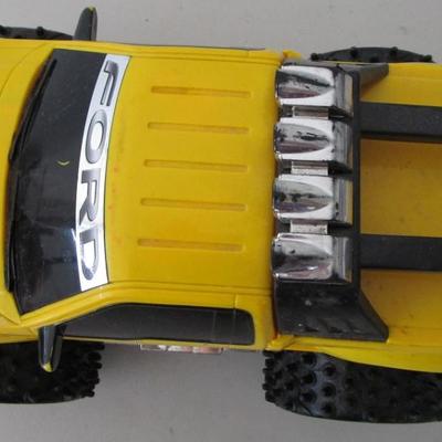 #40 Tyco Ford 4X4 truck, mostly plastic