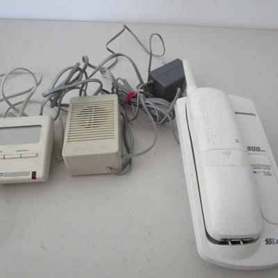 #55 Panasonic model KX-TC1401 telephone, phone speaker and caller ID