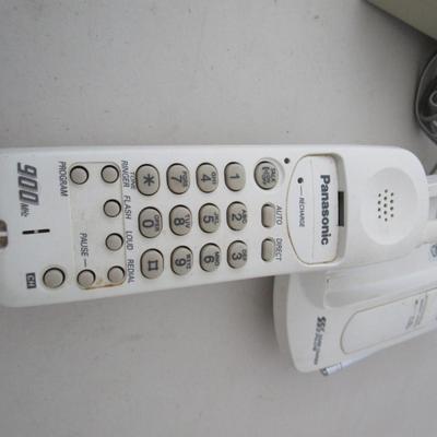#55 Panasonic model KX-TC1401 telephone, phone speaker and caller ID