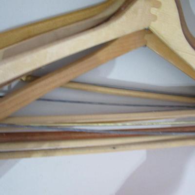 #67 37 Wooden hangers