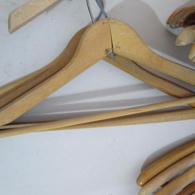 #67 37 Wooden hangers
