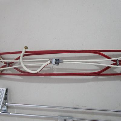 #70 42 Metal hangers 