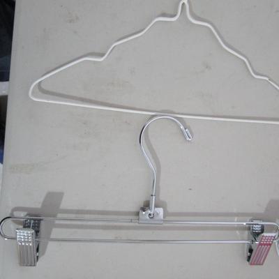 #70 42 Metal hangers 